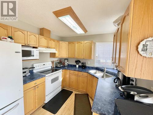 1813 Gorse Street, Prince George, BC - Indoor Photo Showing Kitchen With Double Sink