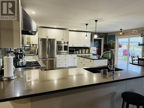 3075 Dog Creek Road, Williams Lake, BC - Indoor Photo Showing Kitchen With Double Sink