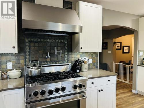 3075 Dog Creek Road, Williams Lake, BC - Indoor Photo Showing Kitchen With Double Sink