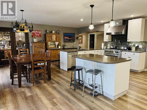 3075 Dog Creek Road, Williams Lake, BC - Indoor Photo Showing Kitchen