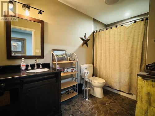 3075 Dog Creek Road, Williams Lake, BC - Indoor Photo Showing Bathroom