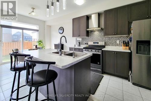 62 Cooke Avenue, Brantford, ON - Indoor Photo Showing Kitchen With Double Sink With Upgraded Kitchen