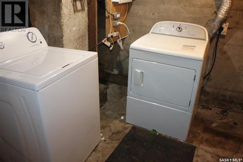 1530 Mctavish Street, Regina, SK - Indoor Photo Showing Laundry Room