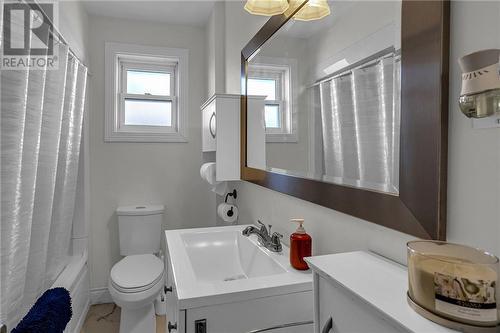 217 Anthony Street, Cornwall, ON - Indoor Photo Showing Bathroom