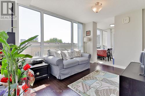 305 - 8 Rean Drive, Toronto (Bayview Village), ON - Indoor Photo Showing Living Room