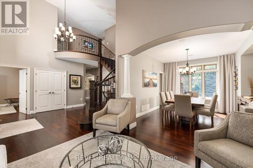 22 Red Haven Drive, Niagara-On-The-Lake, ON - Indoor Photo Showing Living Room