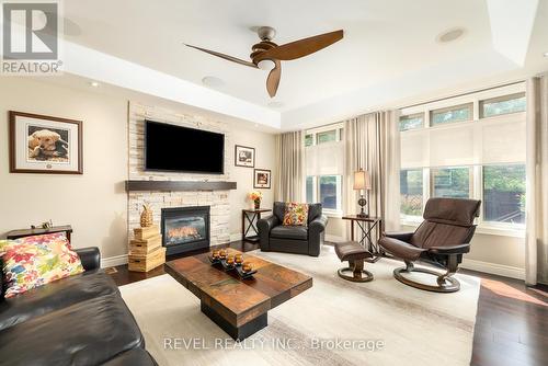 22 Red Haven Drive, Niagara-On-The-Lake, ON - Indoor Photo Showing Living Room With Fireplace