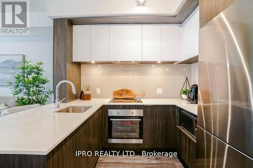 1006 - 34 Tubman Avenue, Toronto (Regent Park), ON - Indoor Photo Showing Kitchen With Upgraded Kitchen