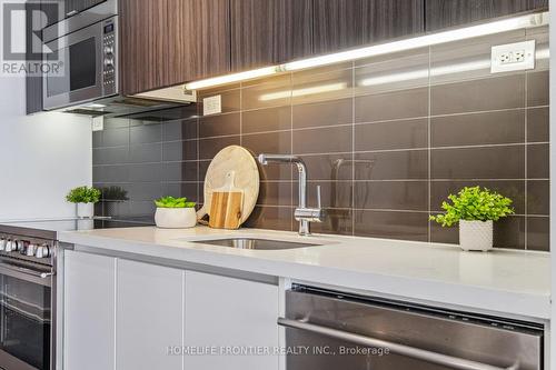 1903 - 85 Queens Wharf Road, Toronto (Waterfront Communities), ON - Indoor Photo Showing Kitchen