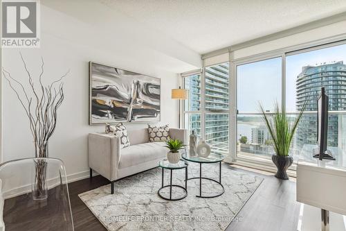 1903 - 85 Queens Wharf Road, Toronto (Waterfront Communities), ON - Indoor Photo Showing Living Room