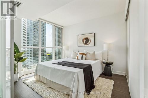 1903 - 85 Queens Wharf Road, Toronto (Waterfront Communities), ON - Indoor Photo Showing Bedroom