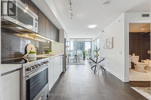 1903 - 85 Queens Wharf Road, Toronto (Waterfront Communities), ON - Indoor Photo Showing Kitchen With Upgraded Kitchen