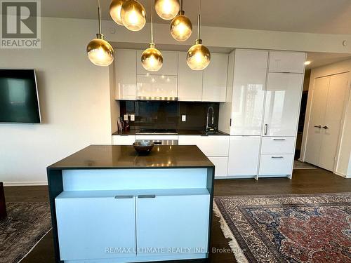 6708 - 1 Bloor Street E, Toronto (Church-Yonge Corridor), ON - Indoor Photo Showing Kitchen