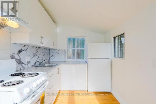 29 Hillingdon Avenue, Toronto (Woodbine Corridor), ON - Indoor Photo Showing Kitchen