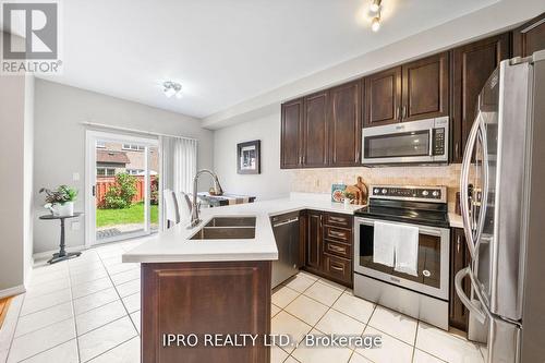 3023 Mcdowell Drive, Mississauga (Churchill Meadows), ON - Indoor Photo Showing Kitchen With Double Sink With Upgraded Kitchen