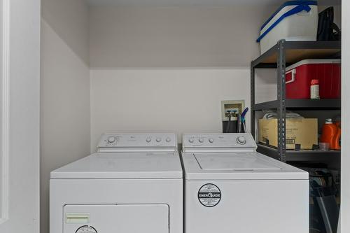 32-2592 Alpen Paradies Road, Blind Bay, BC - Indoor Photo Showing Laundry Room