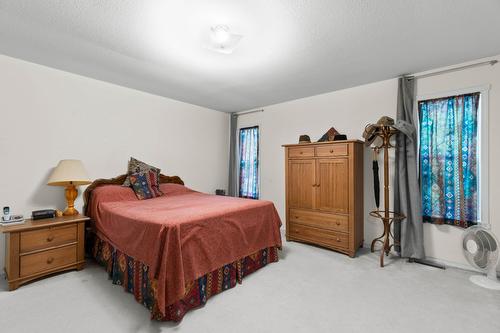 32-2592 Alpen Paradies Road, Blind Bay, BC - Indoor Photo Showing Bedroom