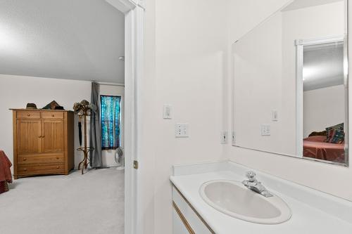 32-2592 Alpen Paradies Road, Blind Bay, BC - Indoor Photo Showing Bathroom