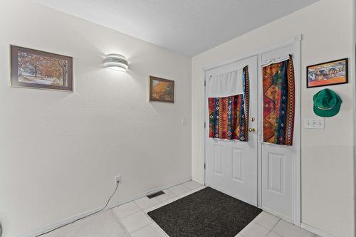 32-2592 Alpen Paradies Road, Blind Bay, BC - Indoor Photo Showing Other Room