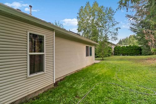 32-2592 Alpen Paradies Road, Blind Bay, BC - Outdoor