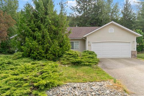 32-2592 Alpen Paradies Road, Blind Bay, BC - Outdoor