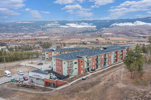 214-975 Academy Way, Kelowna, BC - Outdoor With View