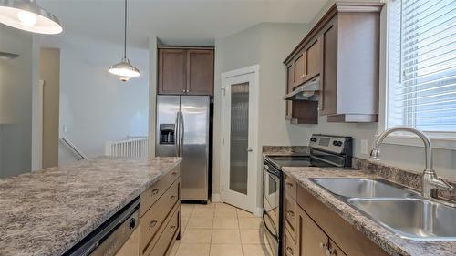 2036 Sunview Drive, West Kelowna, BC - Indoor Photo Showing Kitchen With Double Sink