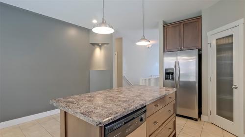 2036 Sunview Drive, West Kelowna, BC - Indoor Photo Showing Kitchen