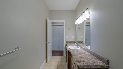 2036 Sunview Drive, West Kelowna, BC - Indoor Photo Showing Bathroom