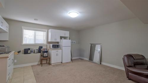 2036 Sunview Drive, West Kelowna, BC - Indoor Photo Showing Kitchen With Double Sink