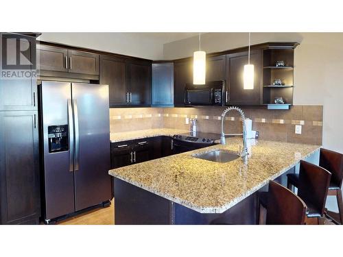 800 Bighorn Boulevard Unit# 816 C, Radium Hot Springs, BC - Indoor Photo Showing Kitchen With Upgraded Kitchen