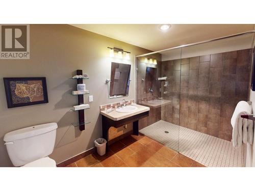 800 Bighorn Boulevard Unit# 816 C, Radium Hot Springs, BC - Indoor Photo Showing Bathroom