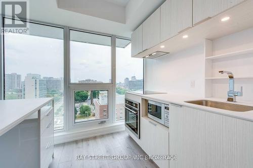 2207 - 77 Shuter Street, Toronto, ON - Indoor Photo Showing Kitchen