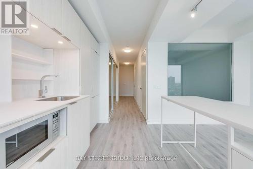 2207 - 77 Shuter Street, Toronto, ON - Indoor Photo Showing Kitchen