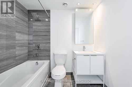 2207 - 77 Shuter Street, Toronto, ON - Indoor Photo Showing Bathroom