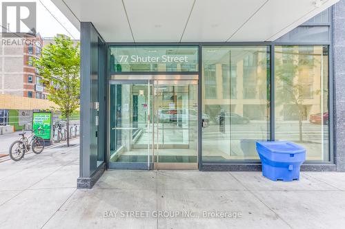 2207 - 77 Shuter Street, Toronto, ON - Indoor