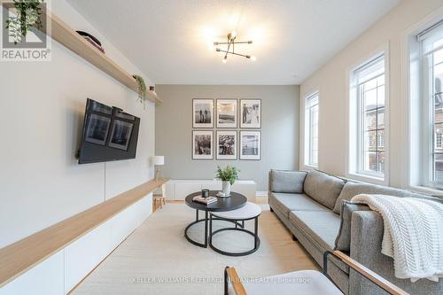 35 Philpott Gardens, Toronto (East End-Danforth), ON - Indoor Photo Showing Living Room