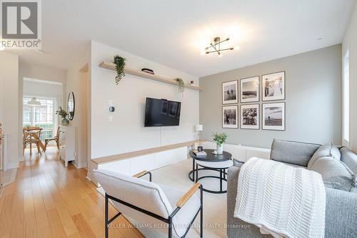 35 Philpott Gardens, Toronto (East End-Danforth), ON - Indoor Photo Showing Living Room