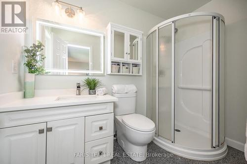 5 Nicholson Crescent, Springwater (Minesing), ON - Indoor Photo Showing Bathroom