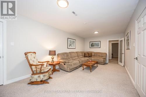 5 Nicholson Crescent, Springwater (Minesing), ON - Indoor