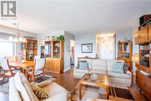 1707 - 301 Frances Avenue, Hamilton (Stoney Creek), ON - Indoor Photo Showing Living Room