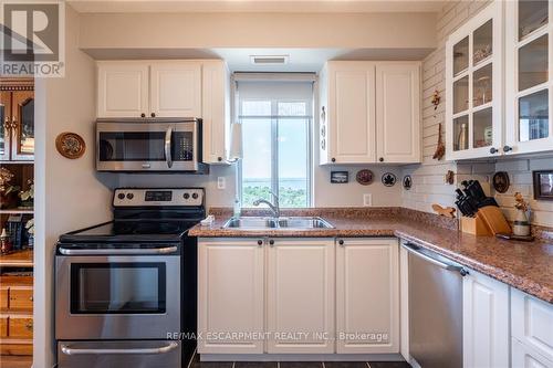 1707 - 301 Frances Avenue, Hamilton (Stoney Creek), ON - Indoor Photo Showing Kitchen With Double Sink