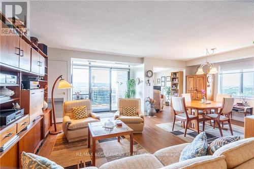 1707 - 301 Frances Avenue, Hamilton (Stoney Creek), ON - Indoor Photo Showing Living Room