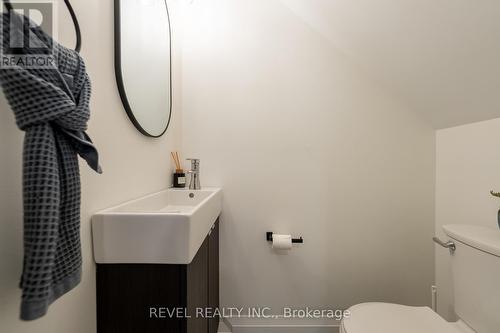 698 Rye Street, Niagara-On-The-Lake, ON - Indoor Photo Showing Bathroom