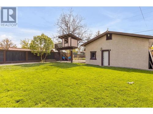 380 Dougall Road N, Kelowna, BC - Outdoor