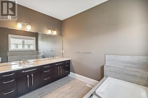 6630 Upper Canada Crossing, London, ON - Indoor Photo Showing Bathroom