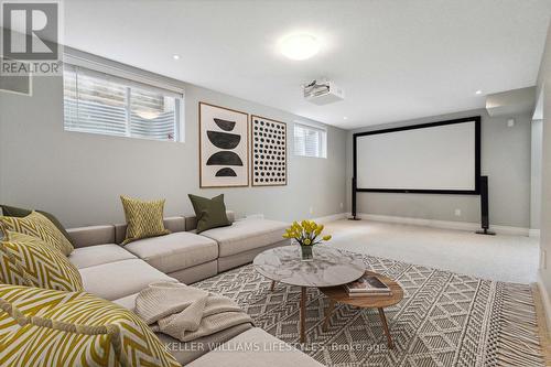 6630 Upper Canada Crossing, London, ON - Indoor Photo Showing Living Room