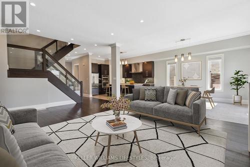 6630 Upper Canada Crossing, London, ON - Indoor Photo Showing Living Room