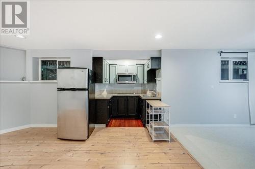 3071 Heddle  Road, Nelson, BC - Indoor Photo Showing Kitchen