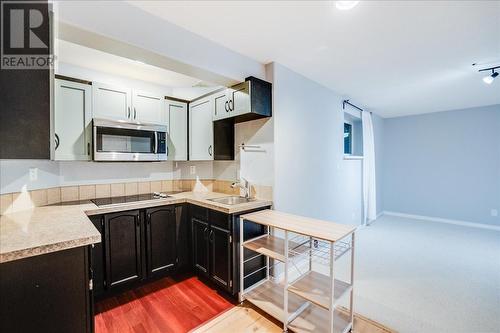 3071 Heddle  Road, Nelson, BC - Indoor Photo Showing Kitchen